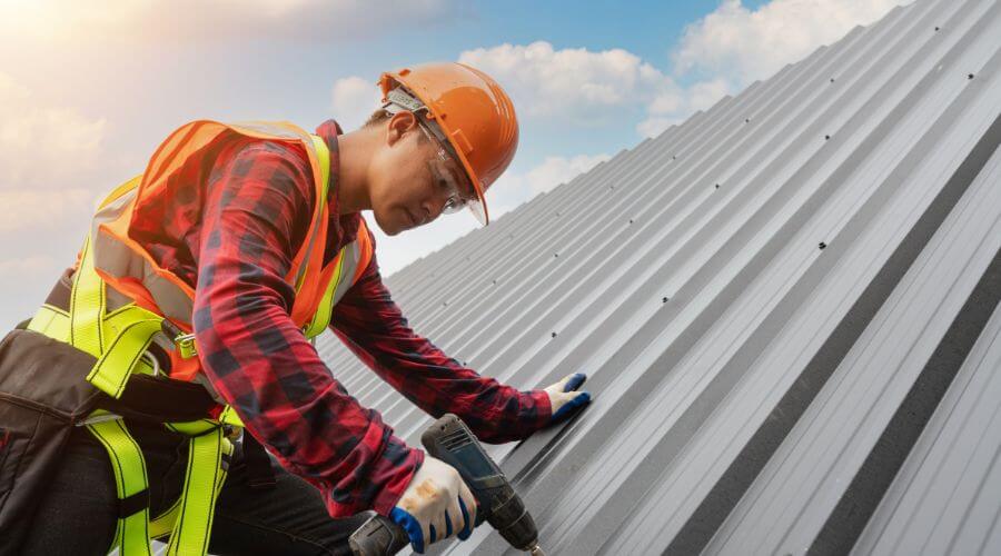 Professional gutter cleaning in Otley, IA